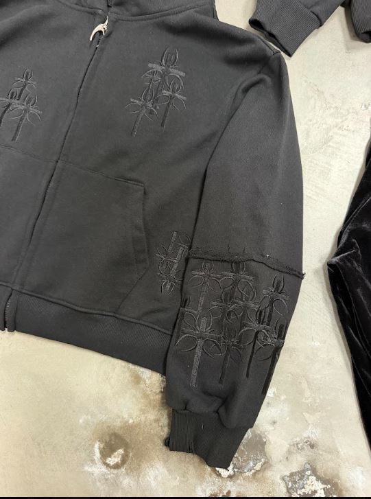 XXX OVER CROSS EMBROIDER HOODZIP