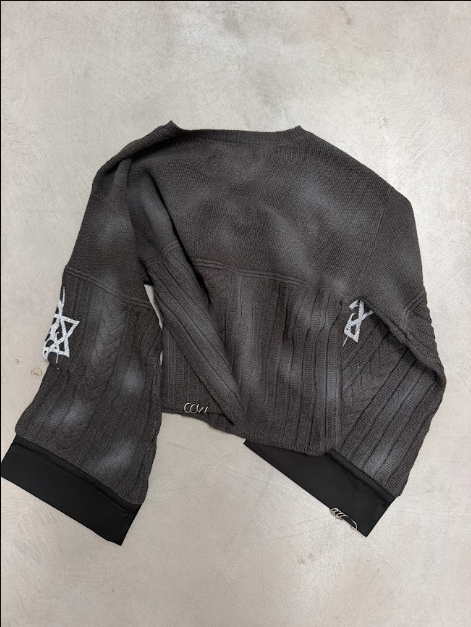 MICOZEY GUNSHOT KNIT SWEATER